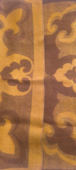 Продам шерстяное одеяло