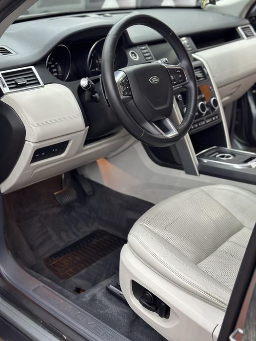 Land Rover Discovery Sport 7 locuri 4x4