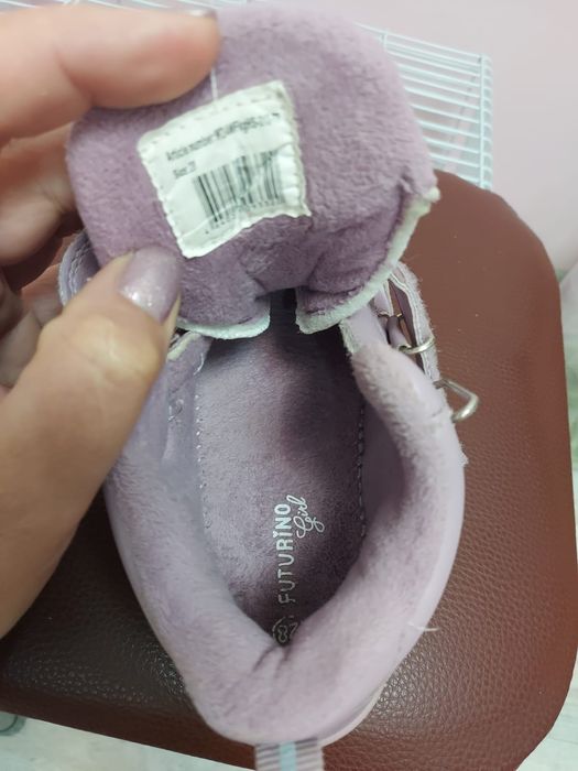 Продам весенние ботинки