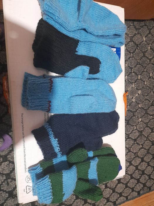 Продаю вязанные варежки