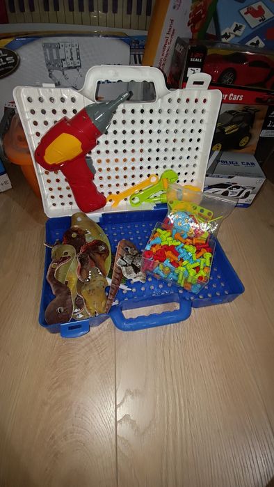 Детски коли,джипове с дистанционни,конструктори,образователни  игри и пиано
