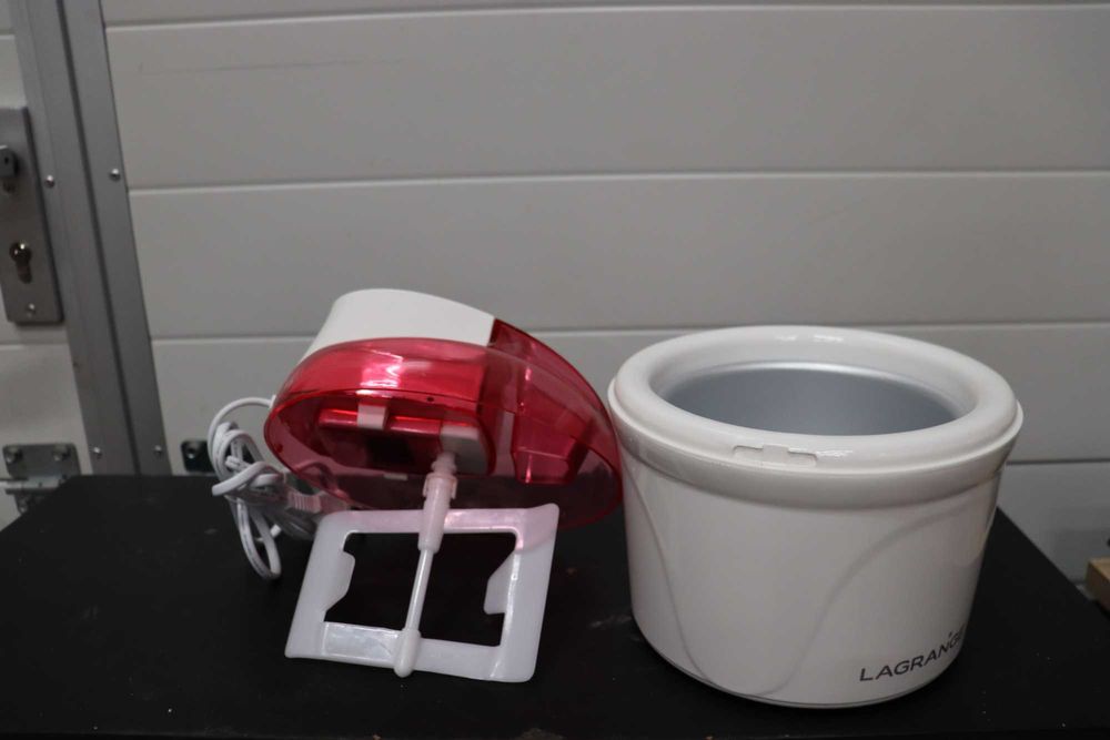 LAGRANGE Машина за сладолед 1.8л, 12W, 45 мин, 1 чаша, лек ДЕФЕКТ