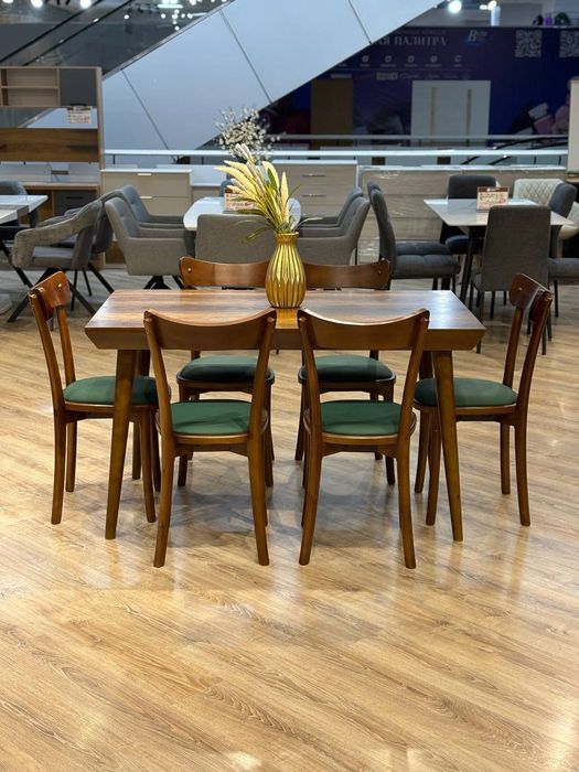 Обеденный стол и стулья по акции