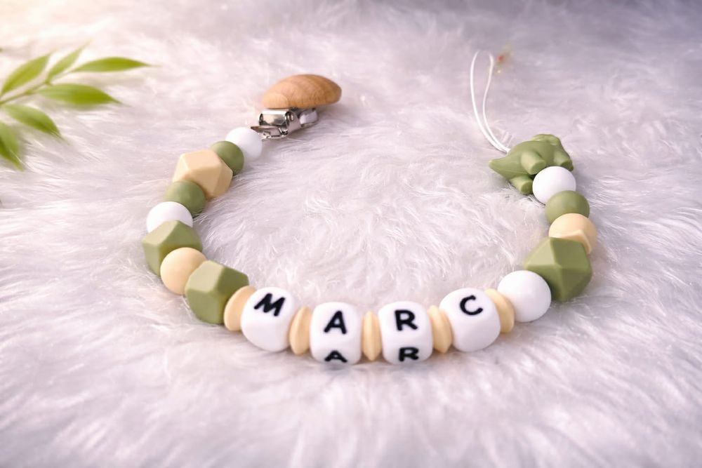 Lănțișoare suzetă personalizate