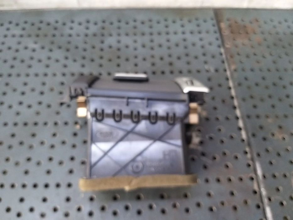 Grila ventilatie bord stanga land rover range rover evoque l538 bj32018b09bb