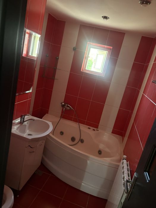 Inchiriez apartament!!