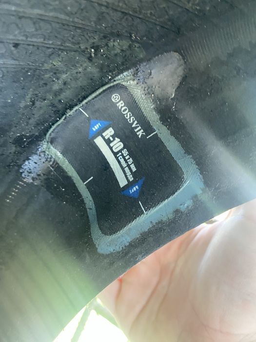 Продам резину 235/40/18