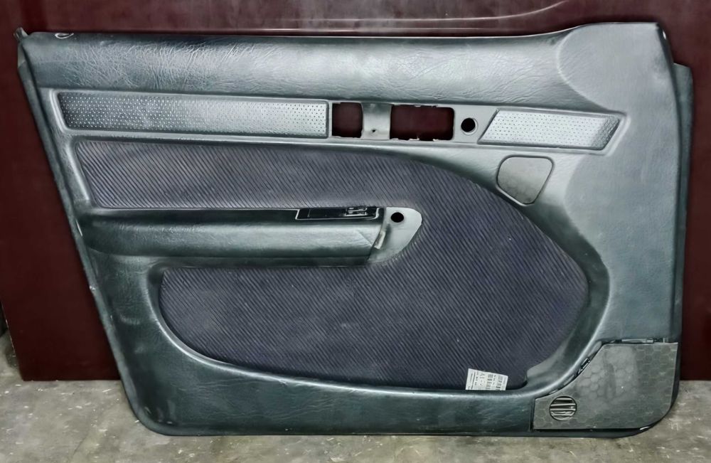 TitanAuto Audi A6 C4 дверные карты