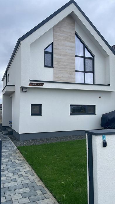 Închiriez duplex