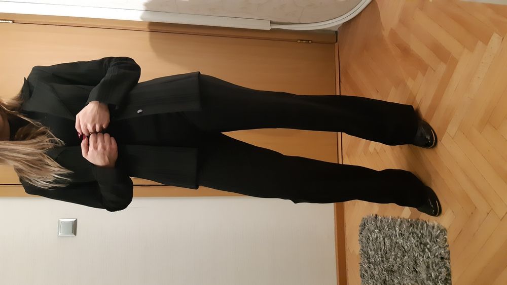 Черен дамски костюм с панталон 38EU / BG 44