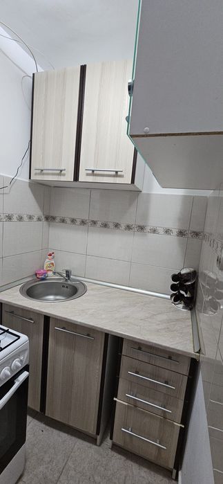 Vand garsoniera Baile Herculane zona centrala