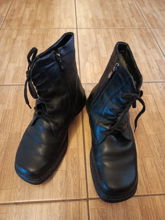 Продам зимние ботинки.