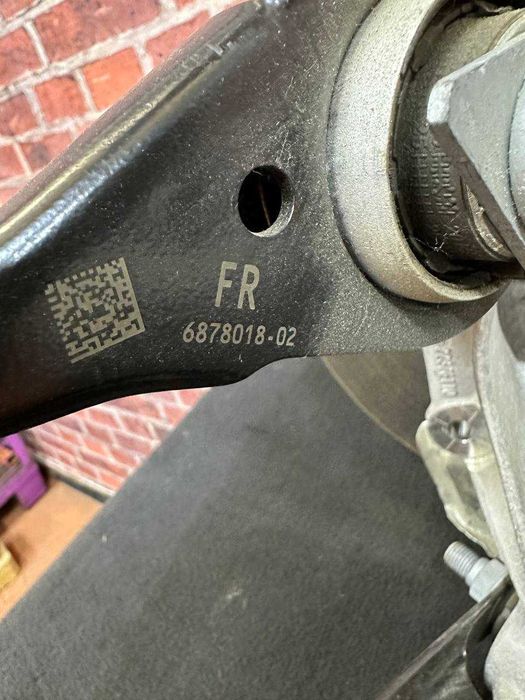 Fuzeta dreapta spate BMW g06