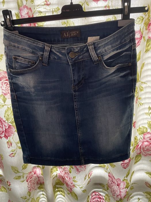 Дънкова пола Армани и флорална пола Роси, размер С/М флорален мотив