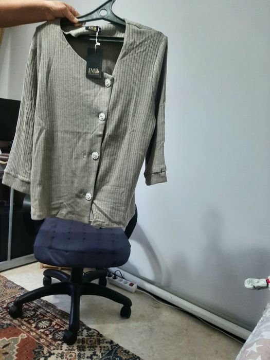Продам платия 2 разные