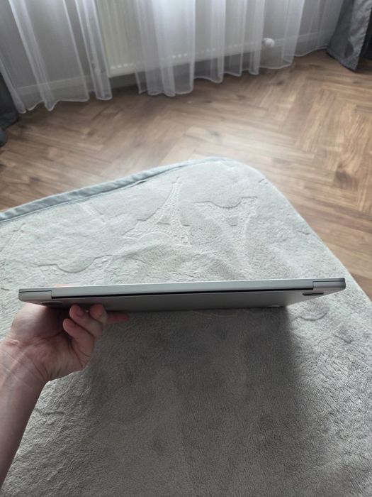 MacBook M2 продам