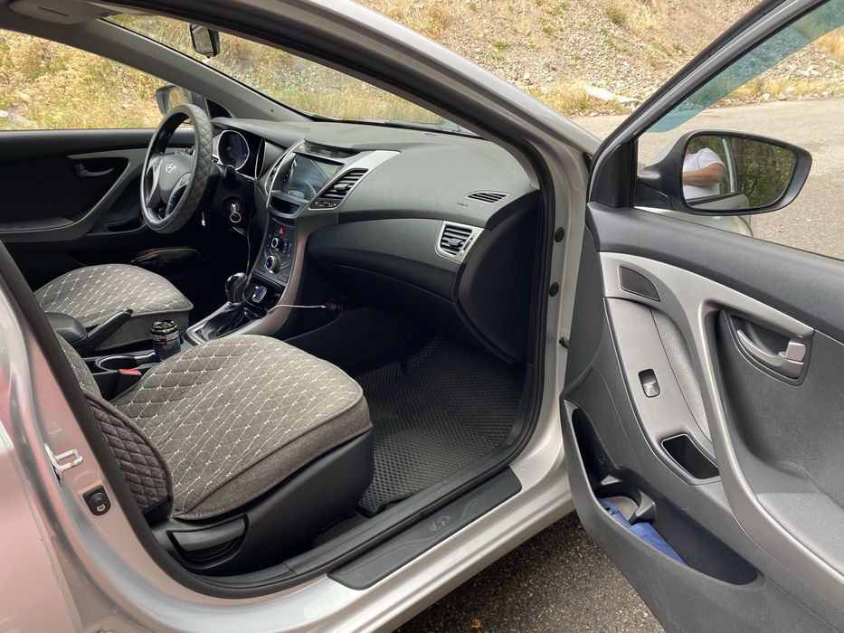 Автомобиль хендай Элантра