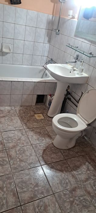 Închiriez casa zona centrala regim hotelier