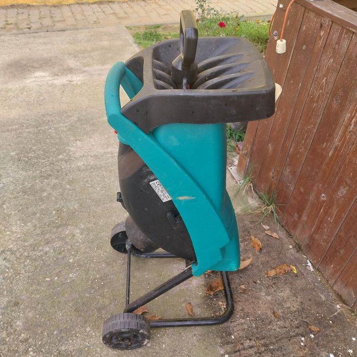 Tocator crengi Bosch