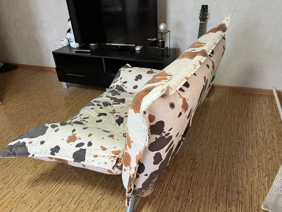 Продам диван и два кресла