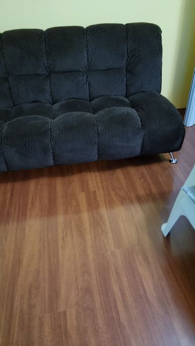 Продавам нов диван за хол