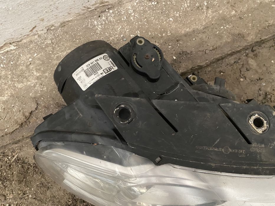 Far cu lupa dreapta fara xenon vw passat b6