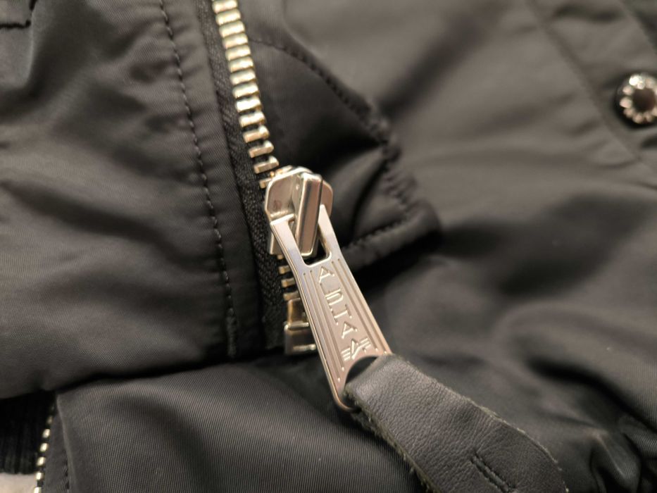 Яке Alpha industries бомбър