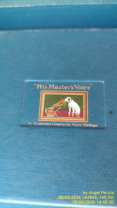 Vând gramofon His Master's Voice, funcțional