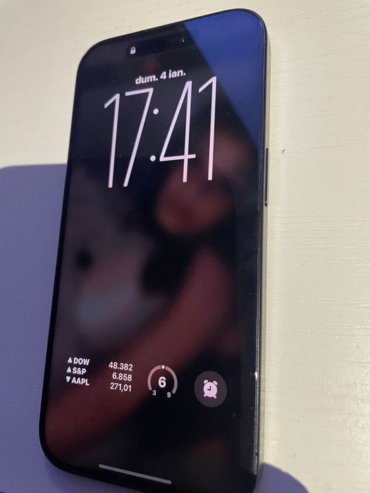 Vand iphone 15 pro sau schimb