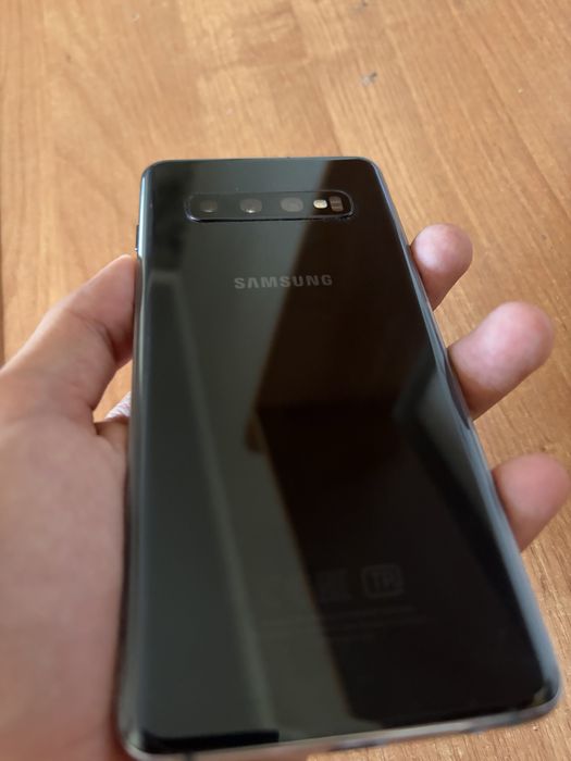 Samsung Galaxy S10 вьетнам
