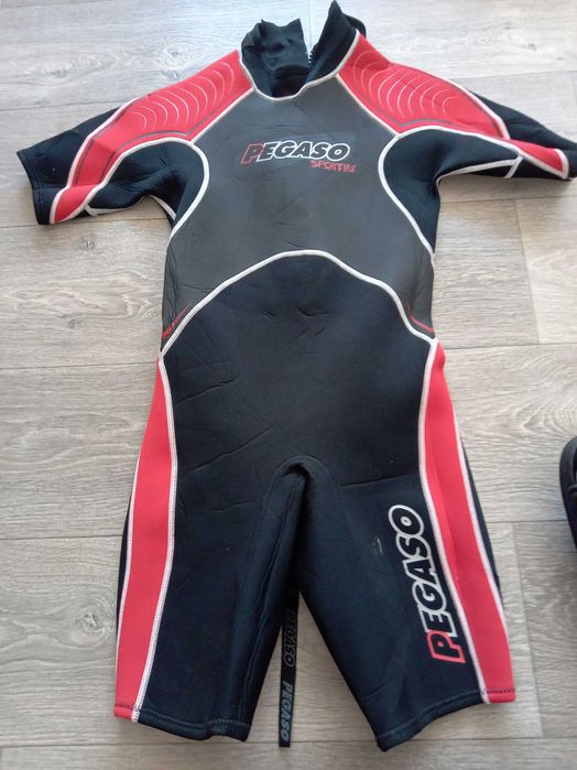 Детски водолазен костюм