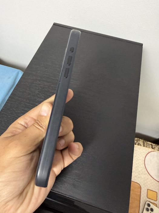 Vind husa iphone 15 pro max originala impecabila