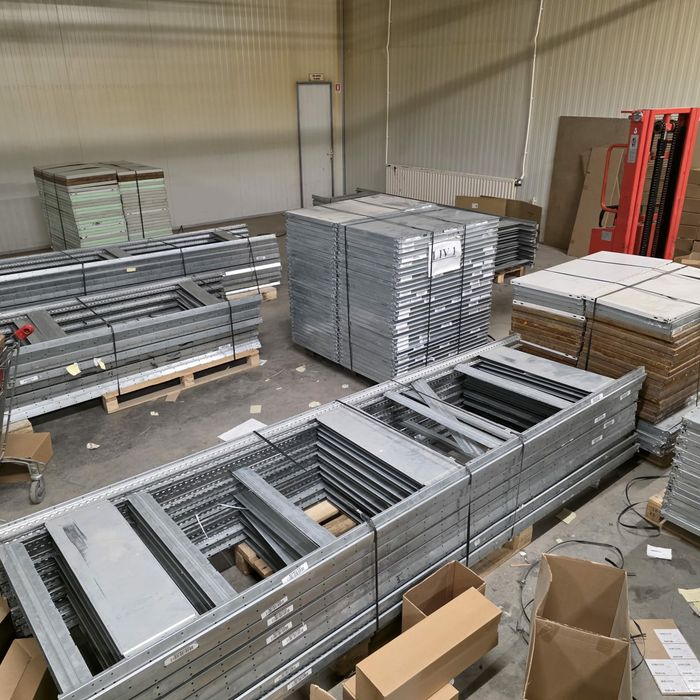 Oferim rafturi industriale de depozitare la cel mai mic preț