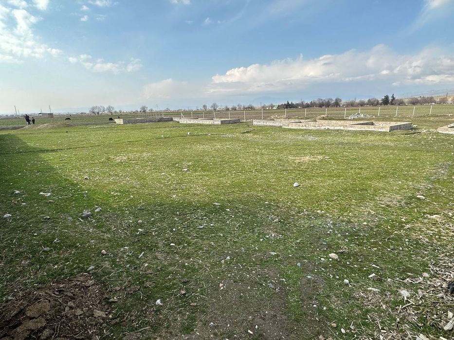 Uchastka sotiladi srchona