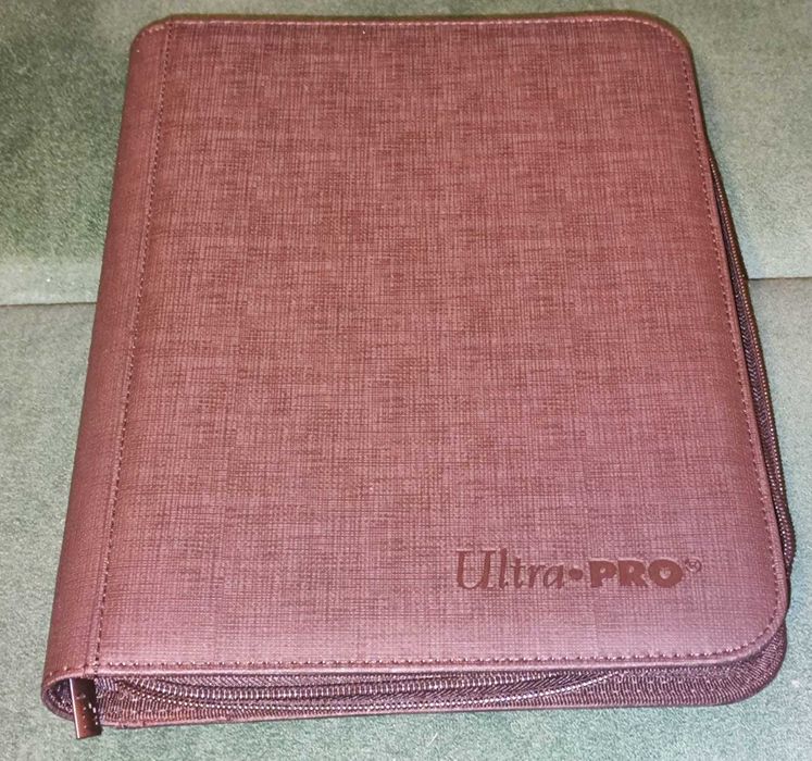 4-Pocket Toploader Premium Binder: Album protectie carti TCG Toploader