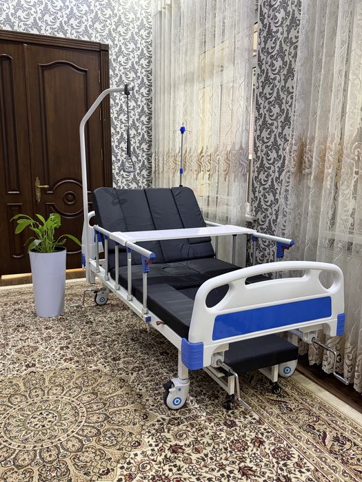 Медицинская кровать для лежачих больных