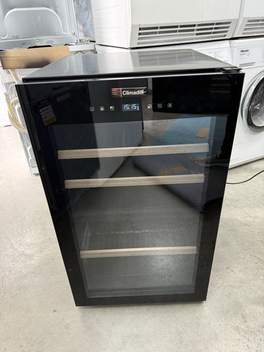 Витрина за вино Climadiff