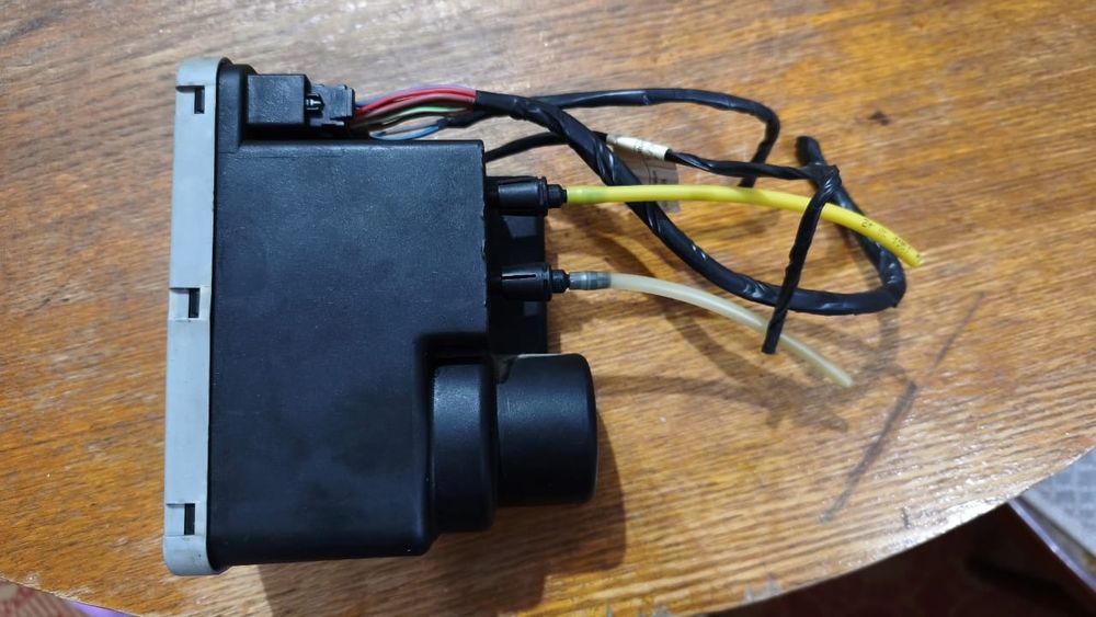 Компрессор центрального замка Mersedes W202