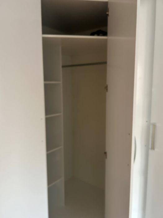 Продам угловой шкаф