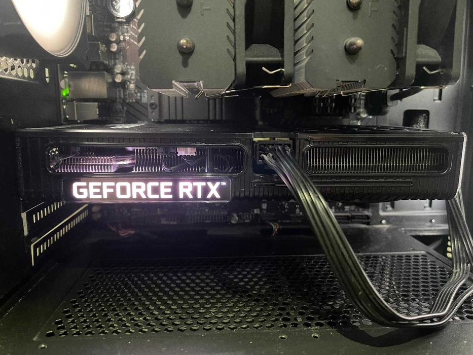 Placă video NVIDIA GeForce RTX 3060 12GB GDDR6 192-bit.