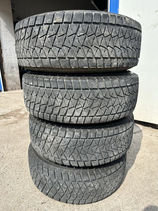 Зимни гуми Bridgestone Blizzak dm V2 265 70 16