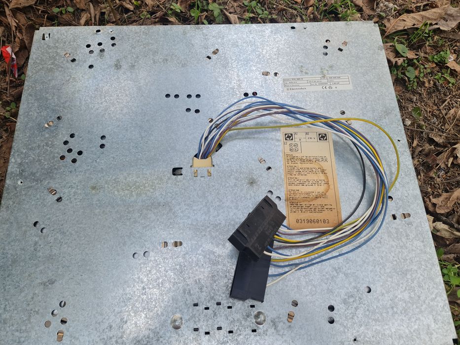 Стъклокерамичен плот за вграждане към печка Electrolux