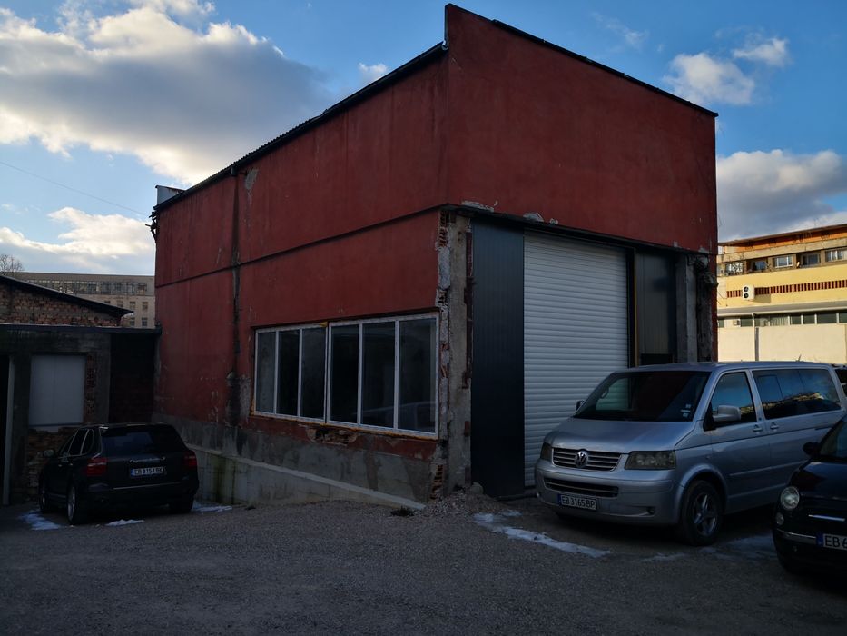 Помещение склад под наем комплекс Христо Ботев