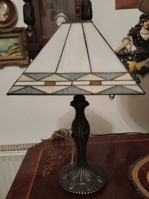 Lampa stil , veioze