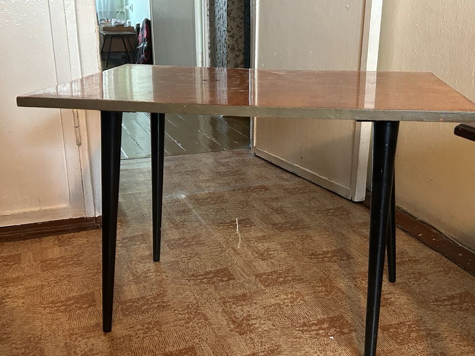 Стол б/у полированный