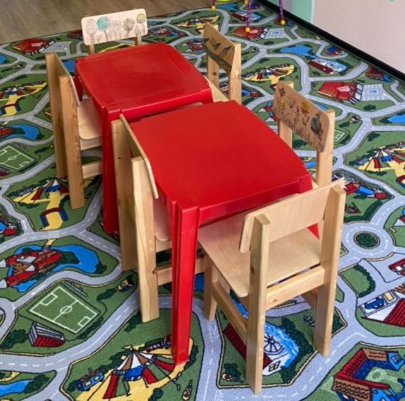 Продам детский стол без стульев