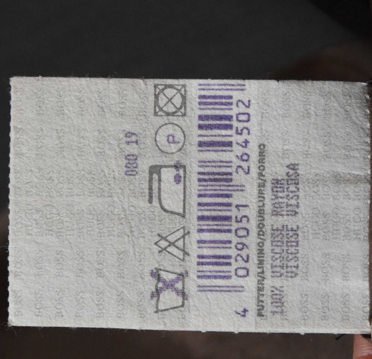 Costum Hugo Boss   Lana barbati Nr 50 cadou