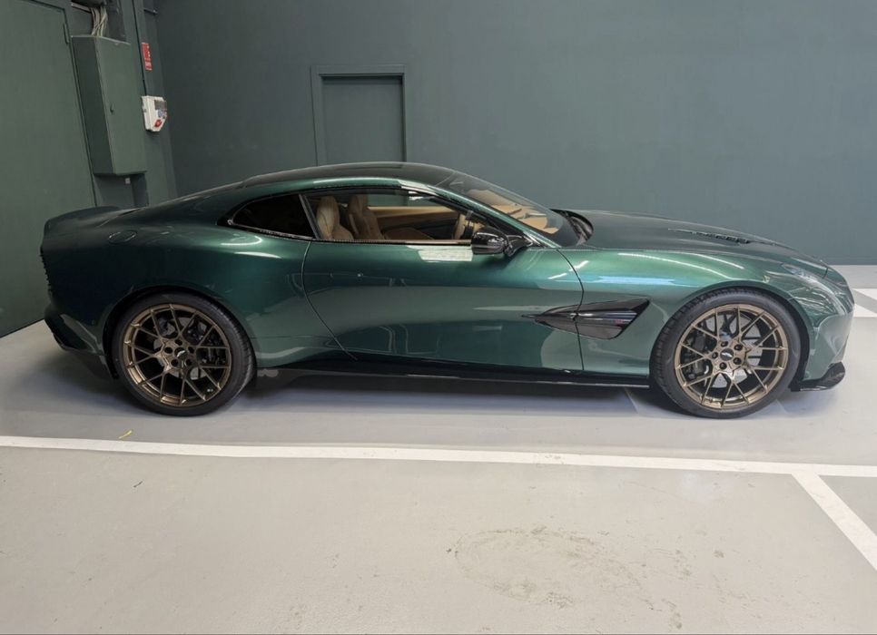 Aston Martin Vanquish Coupe 2026