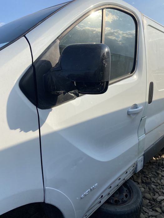 Geam ușă dreapta față Opel Vivaro 2016