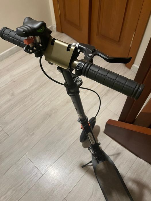 Продам скейтборды, самокаты.